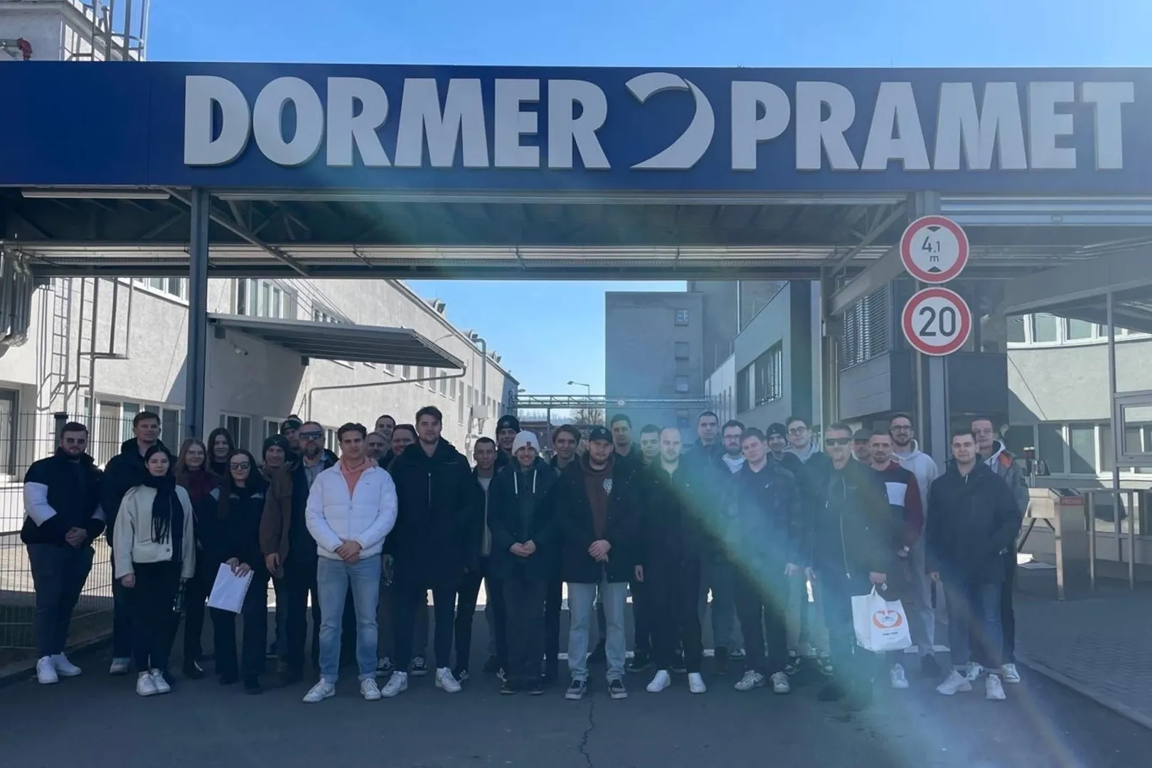 Students from Széchenyi University also gained insight into the operations of Dormer Pramet, a company that manufactures cutting inserts